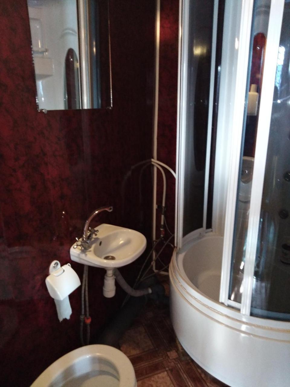 Hotelhola Czernihów Zewnętrze zdjęcie