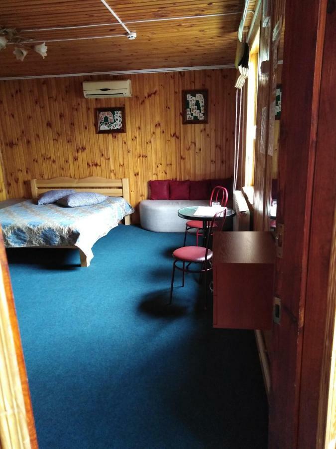 Hotelhola Czernihów Zewnętrze zdjęcie