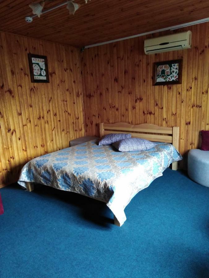 Hotelhola Czernihów Zewnętrze zdjęcie